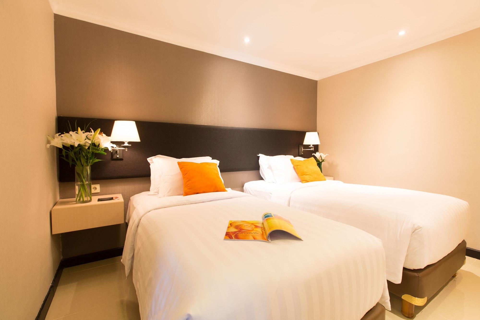 Kristal Hotel Jakarta Exterior photo