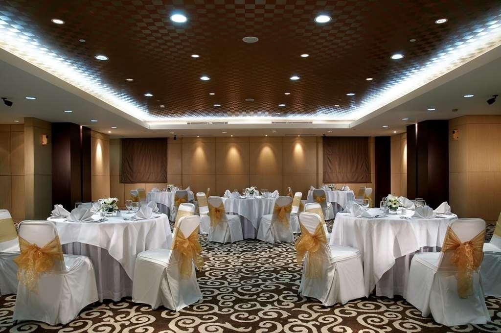 Kristal Hotel Jakarta Exterior photo