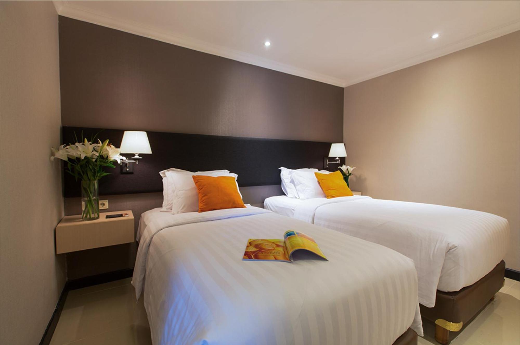 Kristal Hotel Jakarta Exterior photo