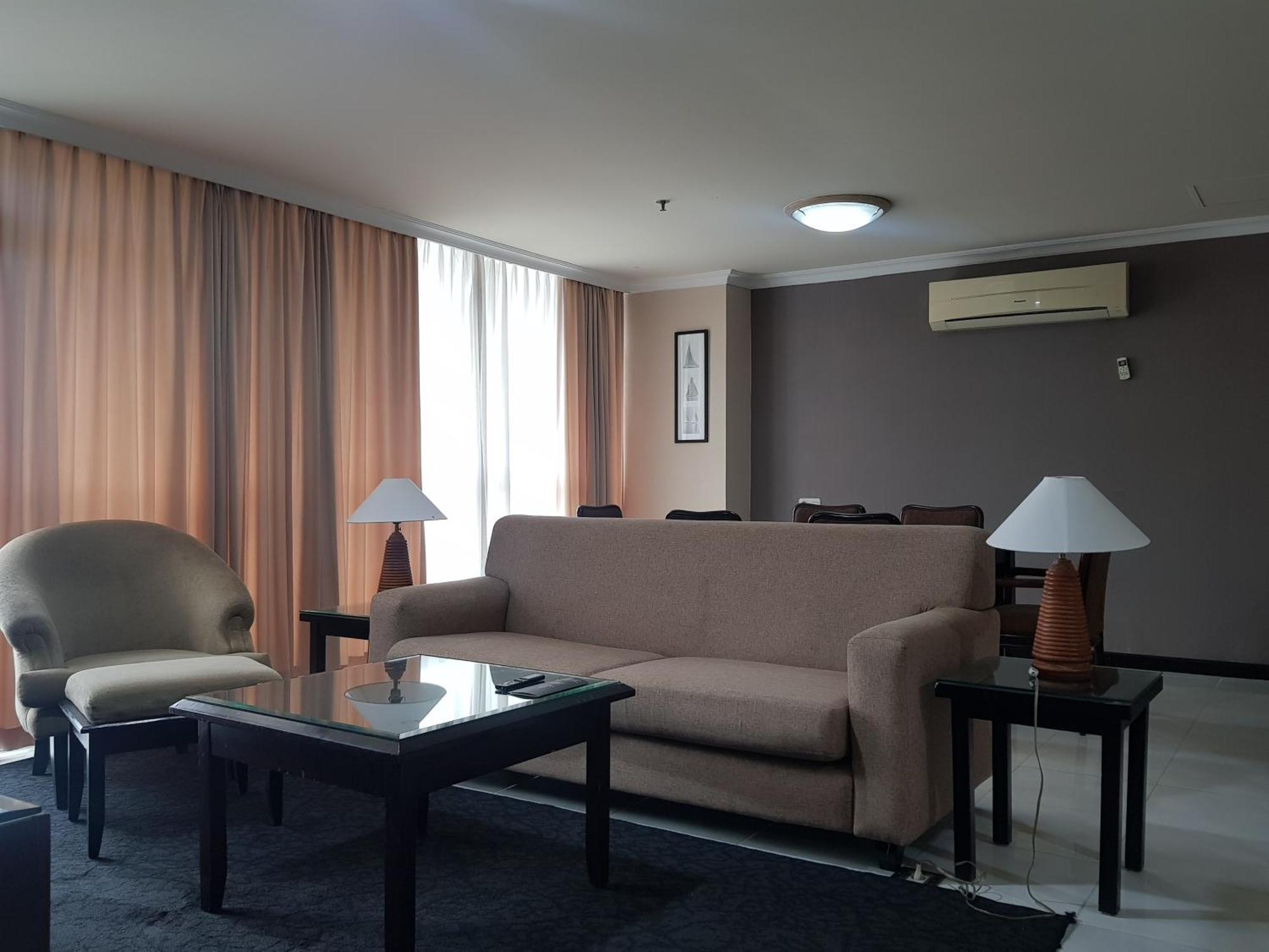 Kristal Hotel Jakarta Exterior photo