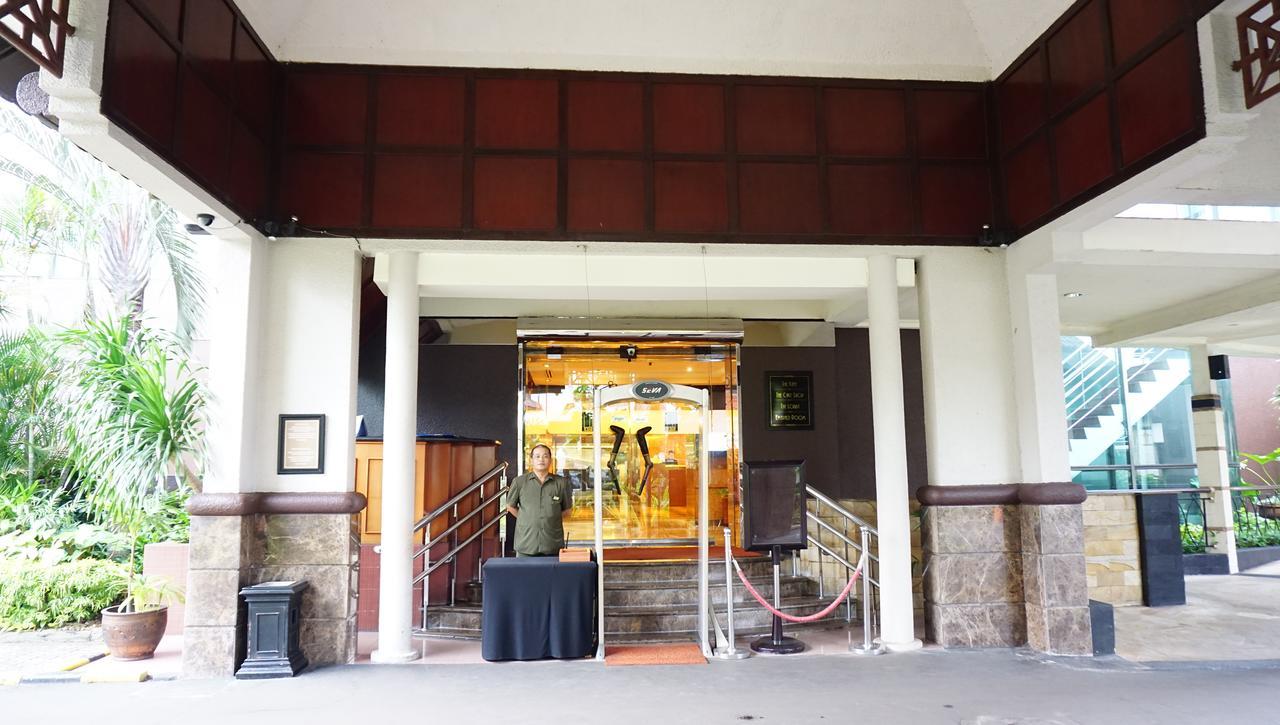 Kristal Hotel Jakarta Exterior photo