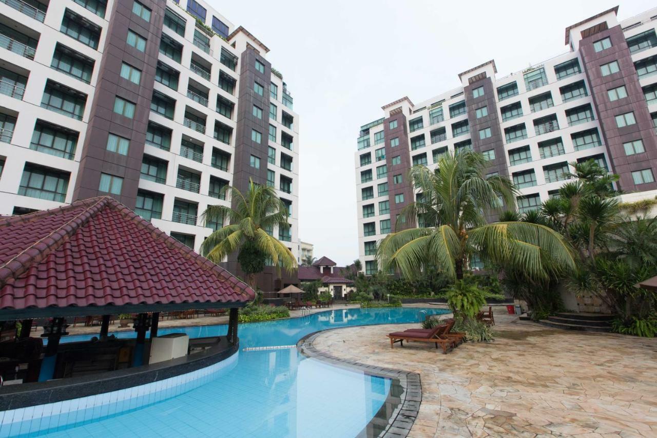 Kristal Hotel Jakarta Exterior photo